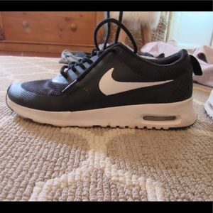 Nike air maxes